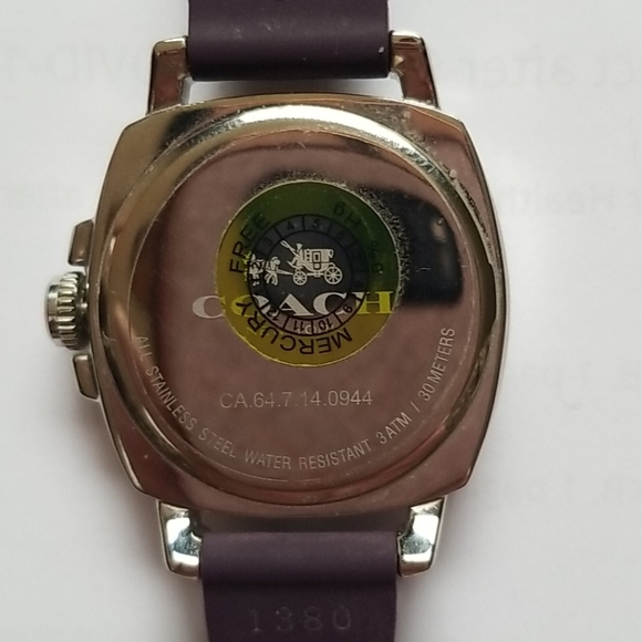 Coach watch with purple rubber strap - Picture 3 of 4